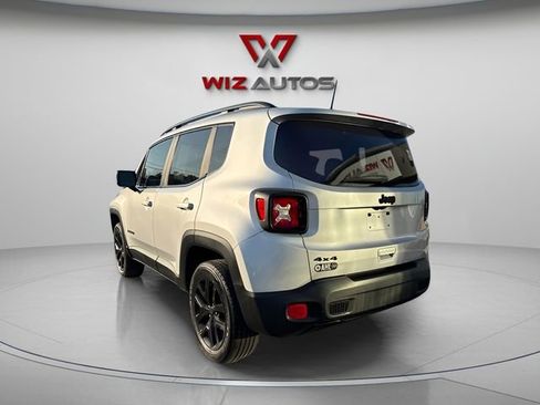 Used 2018 Jeep Renegade Altitude AWD/4WD image 3