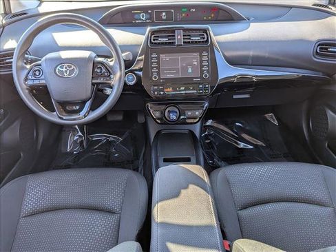Used 2022 Toyota Prius LE image 15