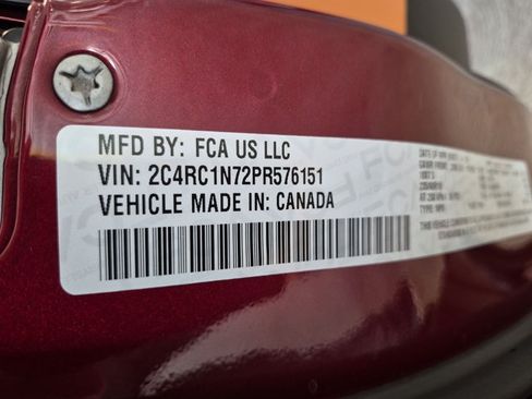 Used 2023 Chrysler Pacifica Pinnacle FWD image 27