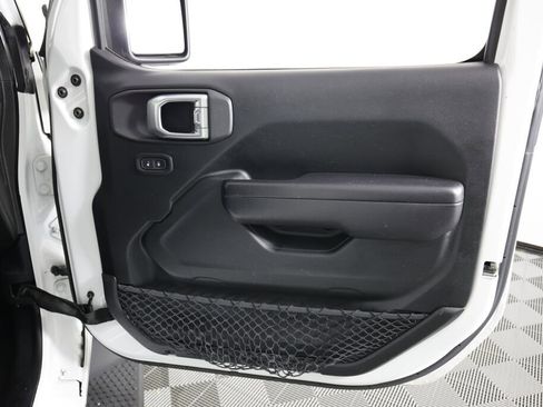 Used 2019 Jeep Wrangler Unlimited Sport S image 25