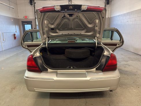 Used 2004 Mercury Grand Marquis LS RWD image 11