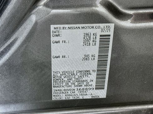 Used 2025 Nissan Altima 2.5 SV FWD image 12