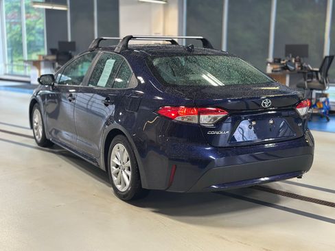 Used 2021 Toyota Corolla LE w/ LE Convenience Package FWD image 8