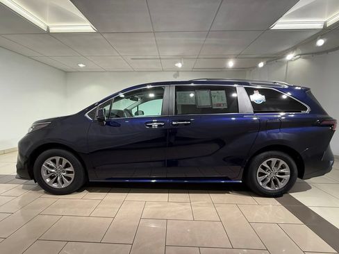 Certified 2025 Toyota Sienna XLE w/ XLE Plus Package AWD/4WD image 2