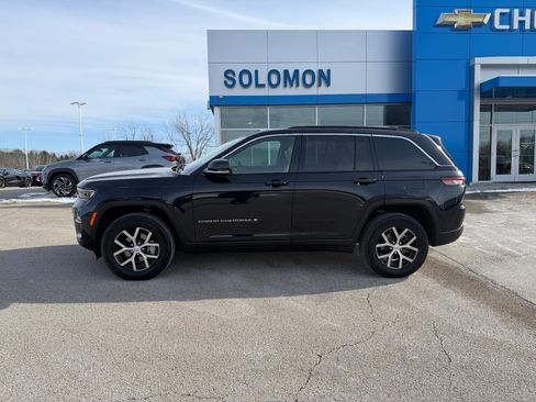 Used 2024 Jeep Grand Cherokee Limited image 2