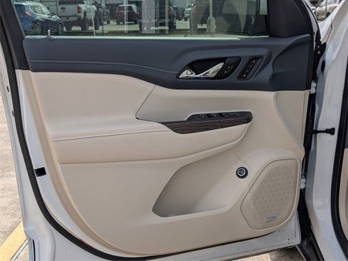 Certified 2023 GMC Acadia Denali w/ Denali Ultimate Package image 10