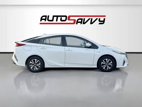 Used 2019 Toyota Prius Prime Plus image 8