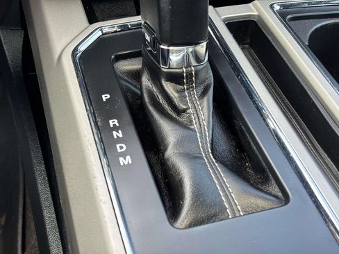Used 2020 Ford F150 Lariat w/ Equipment Group 502A Luxury AWD/4WD image 32