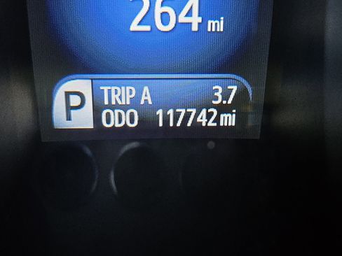 Used 2016 Toyota Avalon Limited image 19