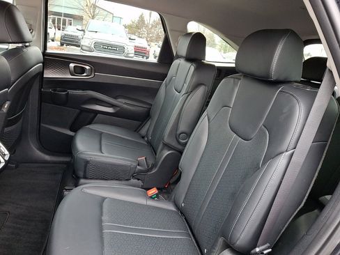 Used 2022 Kia Sorento S image 20