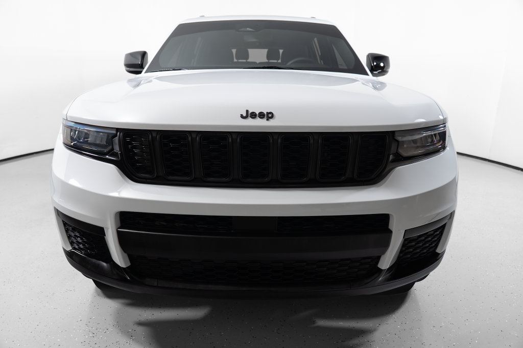 Used 2023 Jeep Grand Cherokee L Laredo RWD image 18