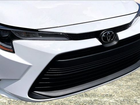 Used 2024 Toyota Corolla LE FWD image 33