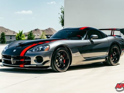 Used 2010 Dodge Viper ACR RWD image 6