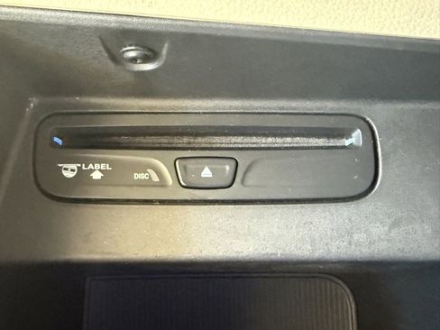 Used 2013 RAM 1500 Laramie w/ Convenience Group image 44