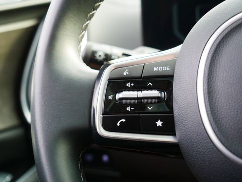 Certified 2025 Kia Sorento SX AWD/4WD image 28