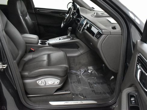 Used 2017 Porsche Macan S image 14