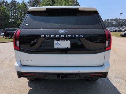 New 2026 Ford Expedition Active RWD image 5