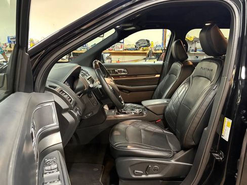 Used 2018 Ford Explorer Platinum AWD/4WD image 17