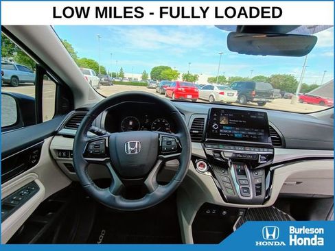 Used 2025 Honda Odyssey Touring image 8