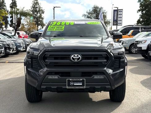 Used 2025 Toyota Tacoma SR5 image 3