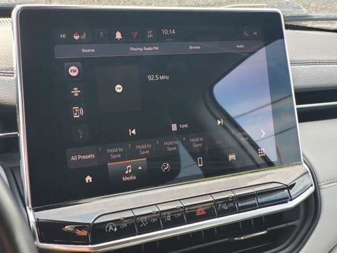 Used 2022 Jeep Compass Limited image 15