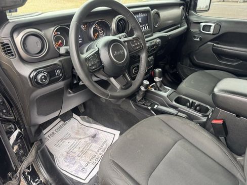 Used 2023 Jeep Gladiator Sport image 12