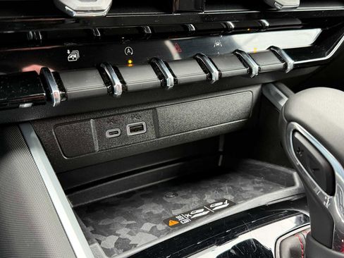 Used 2026 Chevrolet Colorado Z71 image 52