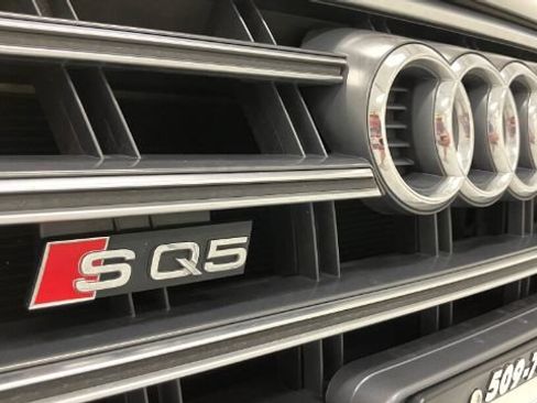 Used 2018 Audi SQ5 Premium Plus AWD/4WD image 22