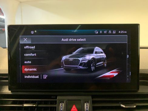 Used 2022 Audi Q5 2.0T Premium Plus w/ Premium Plus Package AWD/4WD image 30