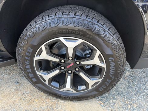 Used 2026 GMC Yukon XL AT4 AWD/4WD image 29