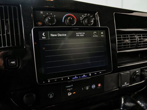 Used 2023 Chevrolet Express 2500 image 68