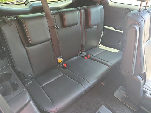 Used 2017 Toyota Highlander SE AWD/4WD image 12