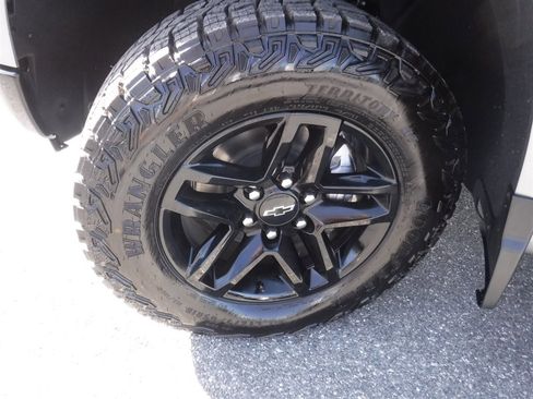 Used 2025 Chevrolet Silverado 1500 Custom Trail Boss image 28