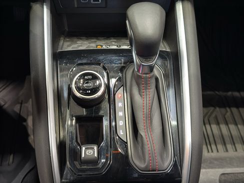 Used 2023 Chevrolet Colorado Z71 w/ Z71 Convenience Package 2 image 31