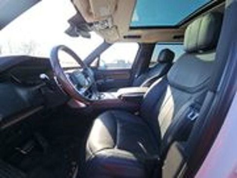 Used 2023 Land Rover Range Rover Long Wheelbase SE image 5