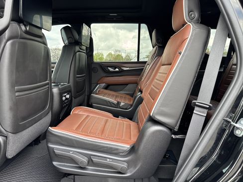 Used 2024 GMC Yukon Denali Ultimate AWD/4WD image 34