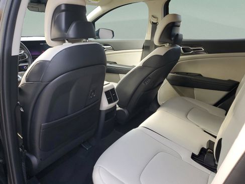 Certified 2024 Kia Sportage EX FWD image 6