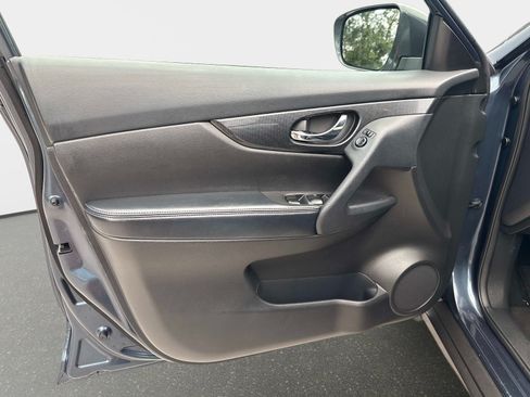 Used 2014 Nissan Rogue SL FWD image 16