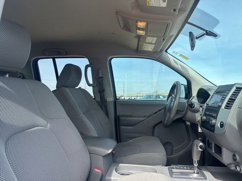 Used 2017 Nissan Frontier SV image 32
