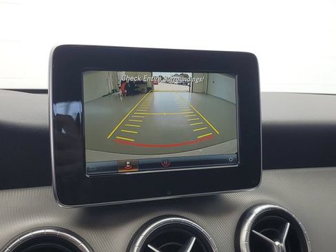 Used 2016 Mercedes-Benz CLA 250 image 27