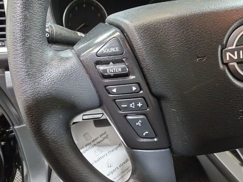 Used 2024 Nissan Frontier SV image 24