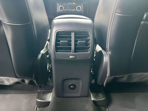 Used 2025 Ford Escape ST-Line Select AWD/4WD image 9