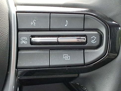 Used 2024 Chevrolet Colorado ZR2 AWD/4WD image 22