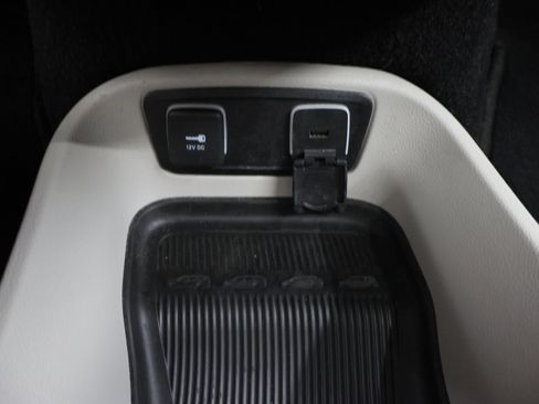 Used 2020 Chrysler Pacifica Touring-L Plus FWD image 51