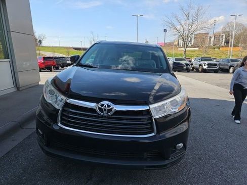 Used 2014 Toyota Highlander XLE image 11