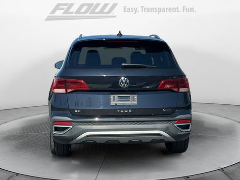 Certified 2022 Volkswagen Taos SE image 8