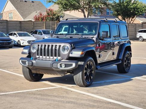 Used 2023 Jeep Wrangler Unlimited Sahara AWD/4WD image 10