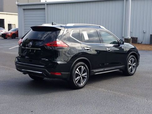 Used 2017 Nissan Rogue SL w/ SL Premium Package image 3