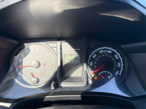 Used 2017 Toyota Tacoma SR w/ SR Convenience Package image 16