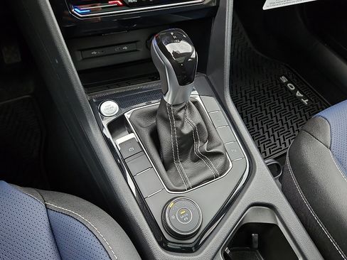 New 2026 Volkswagen Taos SEL image 14